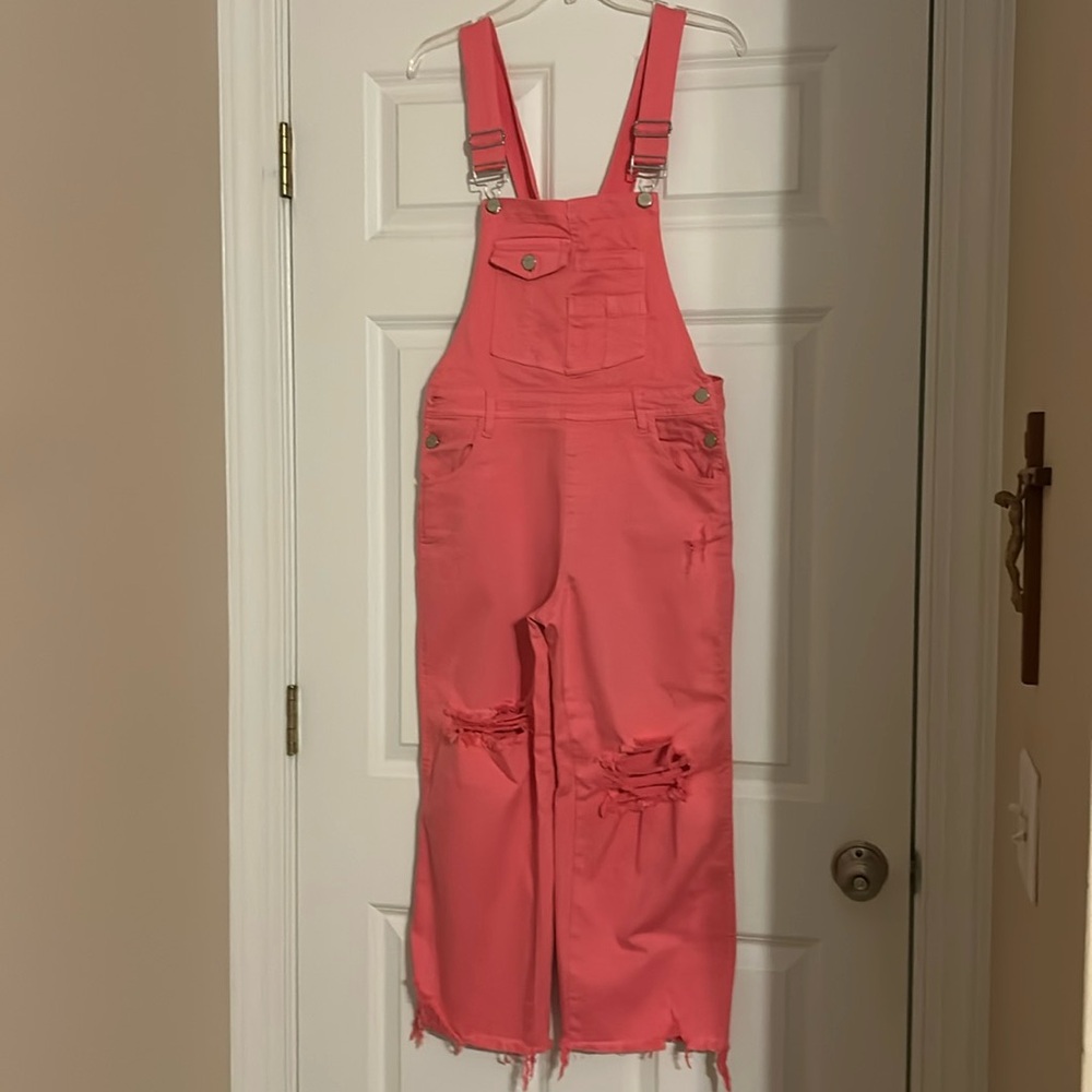 Risen hot pink distressed cropped overalls. Size small